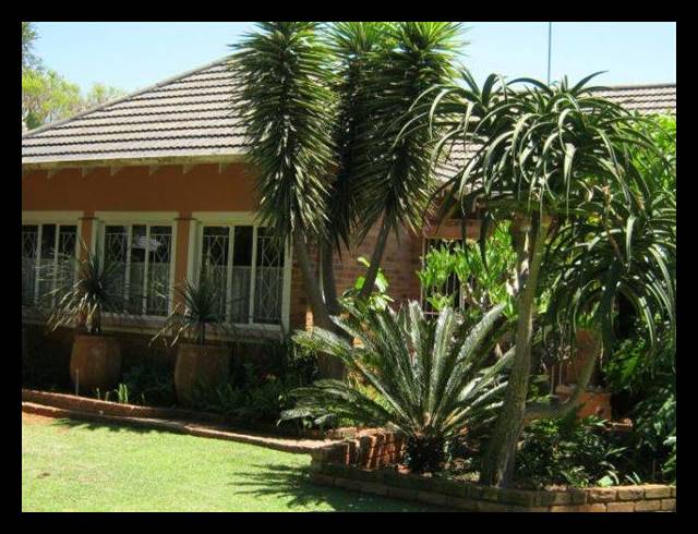 3 BEDROOM HOUSE FOR SALE IN RHODESFIELD